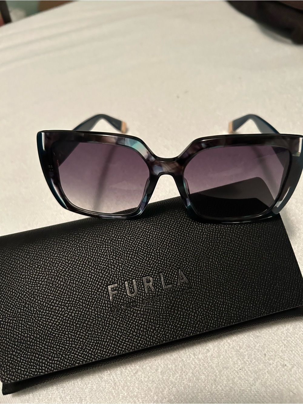 Furla Blue Tortoiseshell Cat-Eye Sunglasses with Purple Gradient Lenses